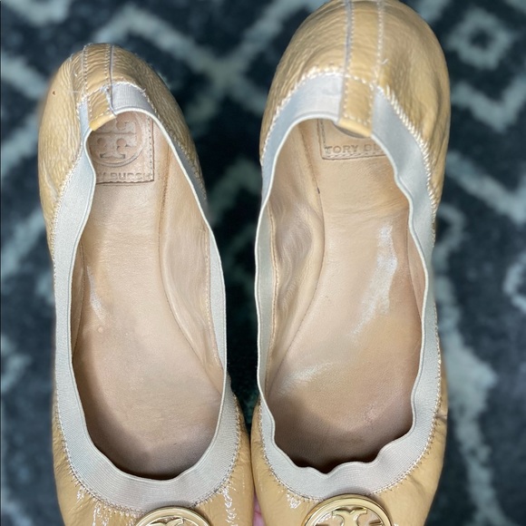 Tory Burch Caroline Patent Leather Scrunch Ballet Flats - Picture 3 of 8